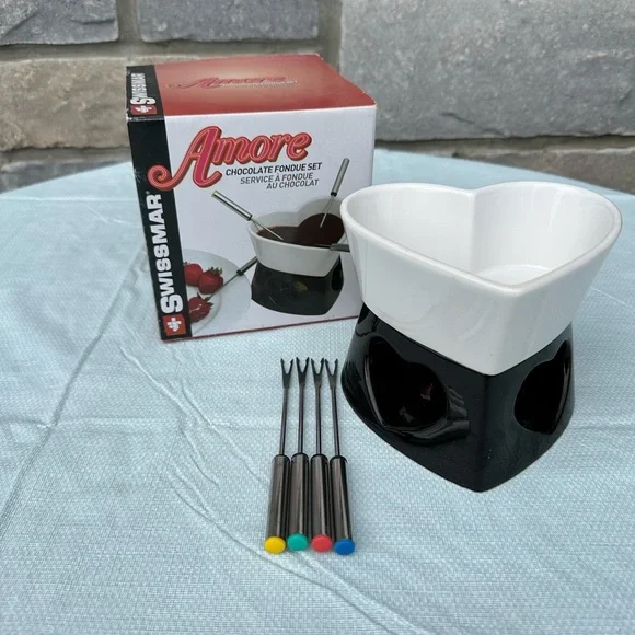 Dining Amore Heart Shaped Ceramic Chocolate Fondue Set Brand New